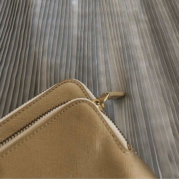 Talbots silver pleated 4P skirt and metallic gold wristlet - Picture 2 of 12